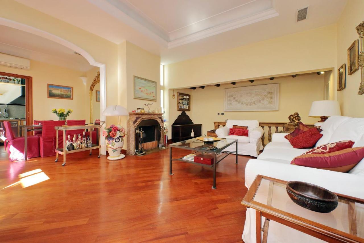 4Bnb - Luxury Trevi Apartment W Terrace Roma Dış mekan fotoğraf