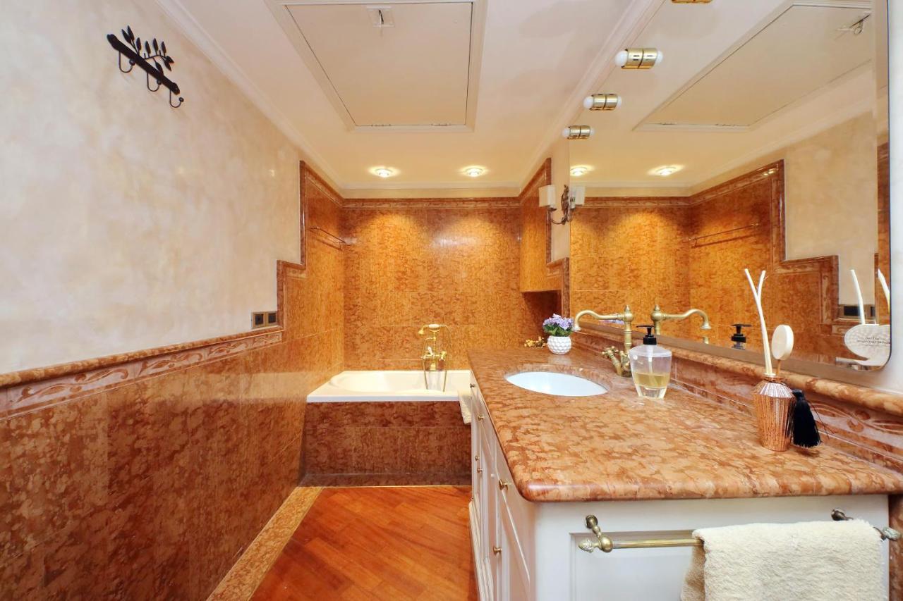 4Bnb - Luxury Trevi Apartment W Terrace Roma Dış mekan fotoğraf