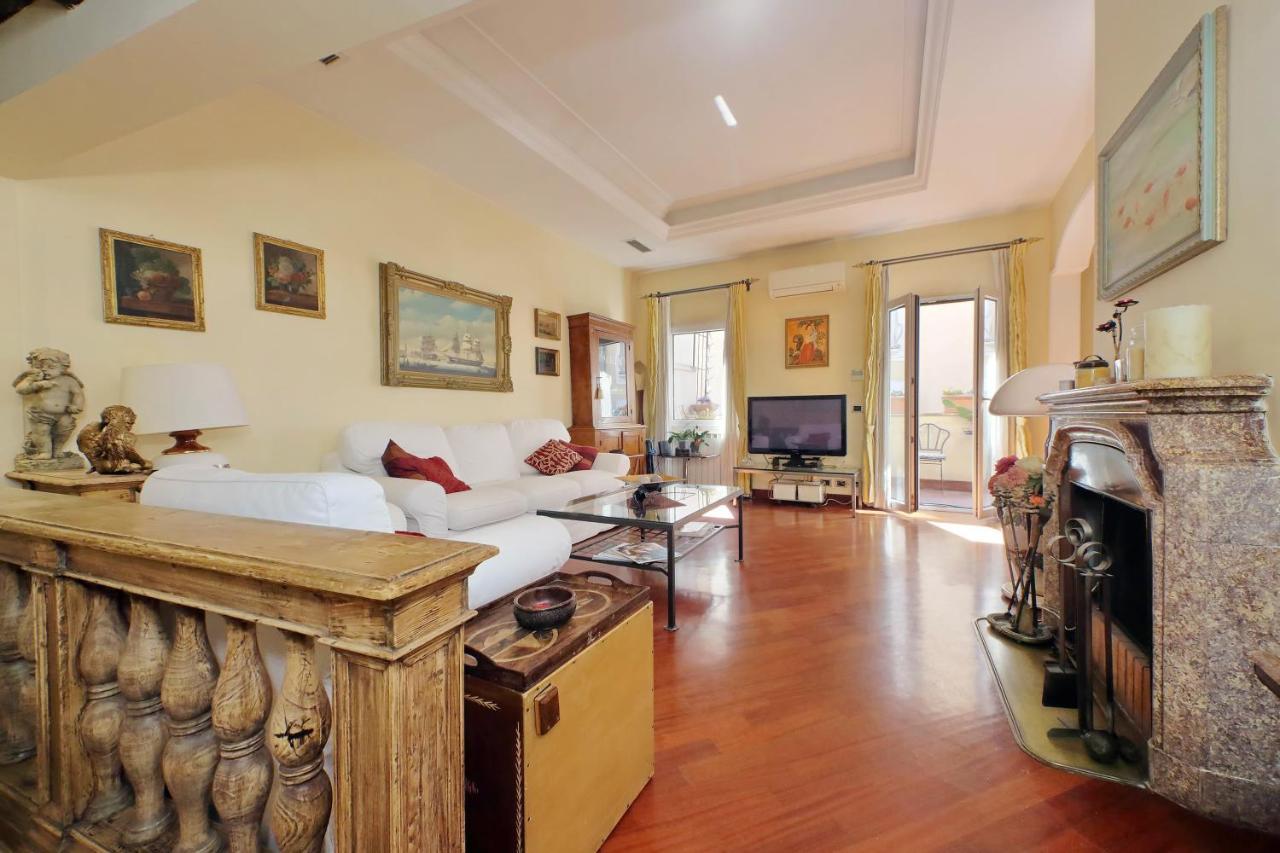 4Bnb - Luxury Trevi Apartment W Terrace Roma Dış mekan fotoğraf